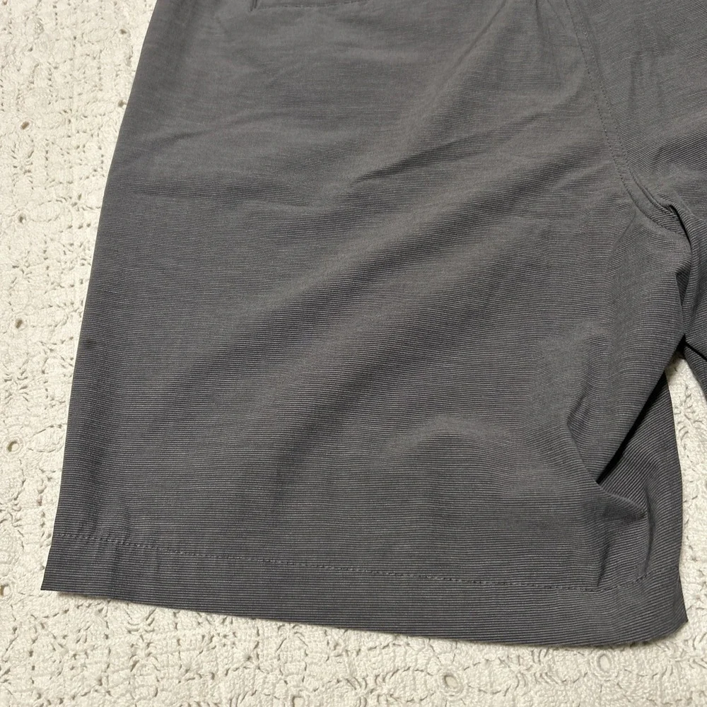 PGA Tour Men's Flat Front Flex Golf Stretch Shorts Size 38 Gray Stripe
